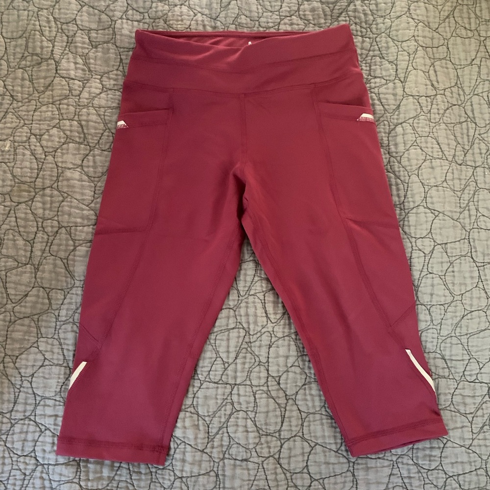 Senita Athletics - Break Free Capri Burgundy - Size small